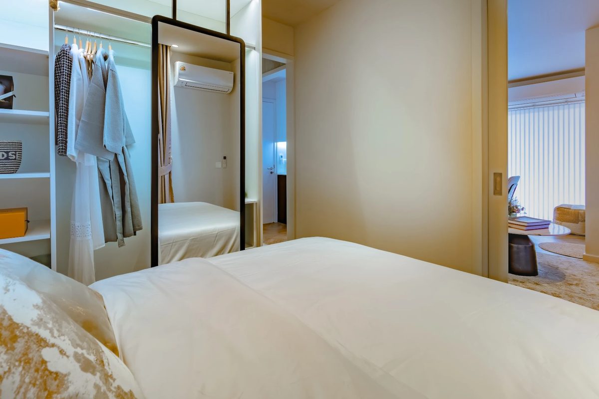 The Zero Bangtao — bedroom with built-in wardrobe